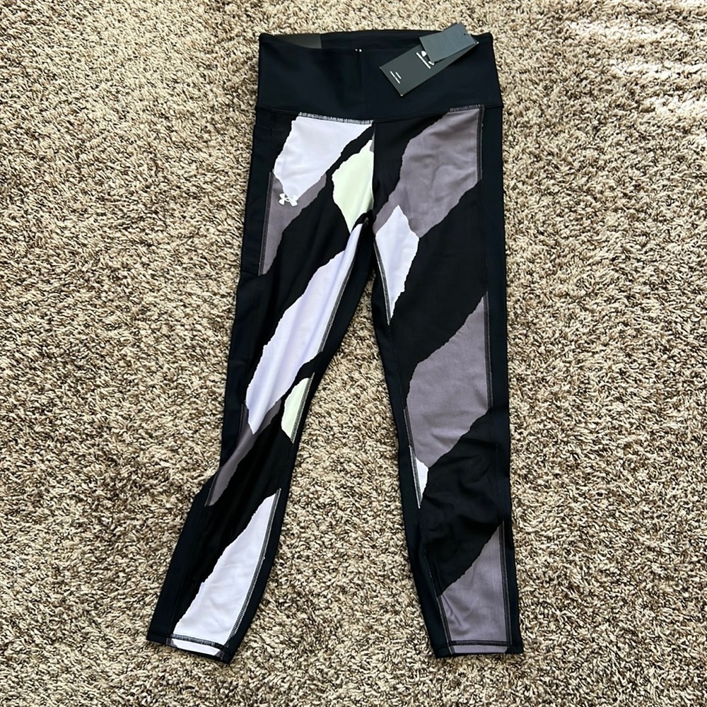 Brand new Under Armour High Rise Ankle Crop size M